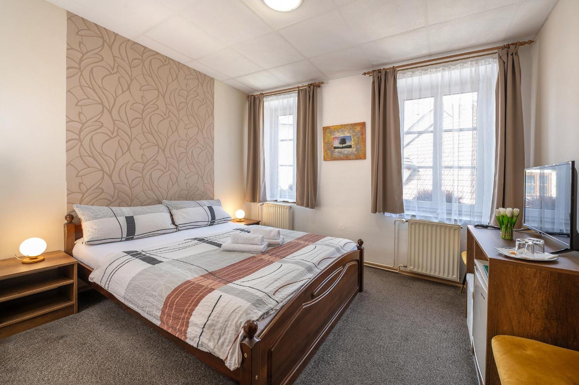 Rodinny Hotel Myslivna Trebon Ngoại thất bức ảnh
