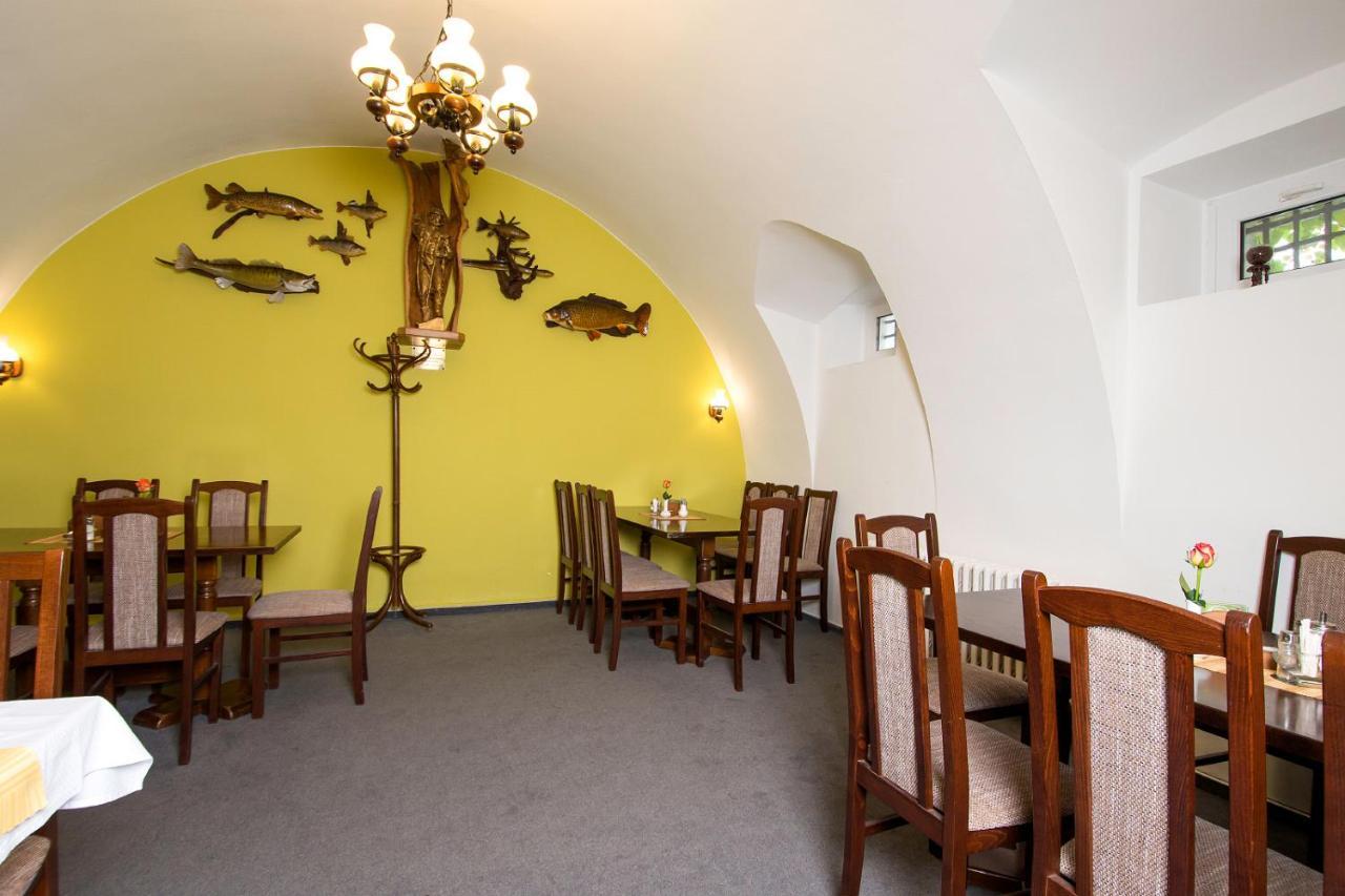 Rodinny Hotel Myslivna Trebon Ngoại thất bức ảnh